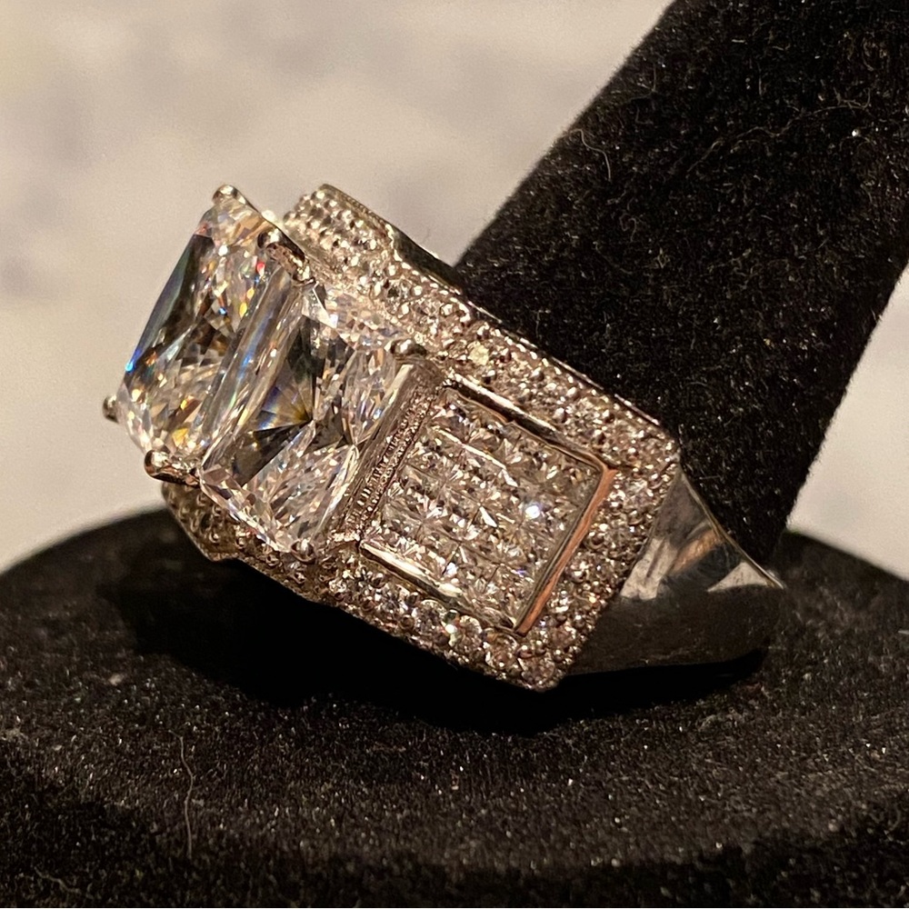 JTV RADIANT CUT RING - Picture 3 of 7
